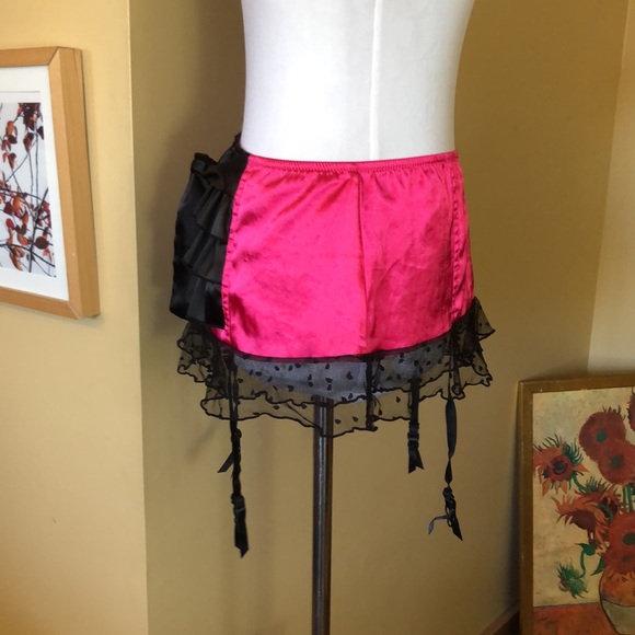 VICTORIA SECRET sz M/L Ruffle-Butt Full Garter NEW - Picture 4 of 13